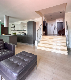 Kira House